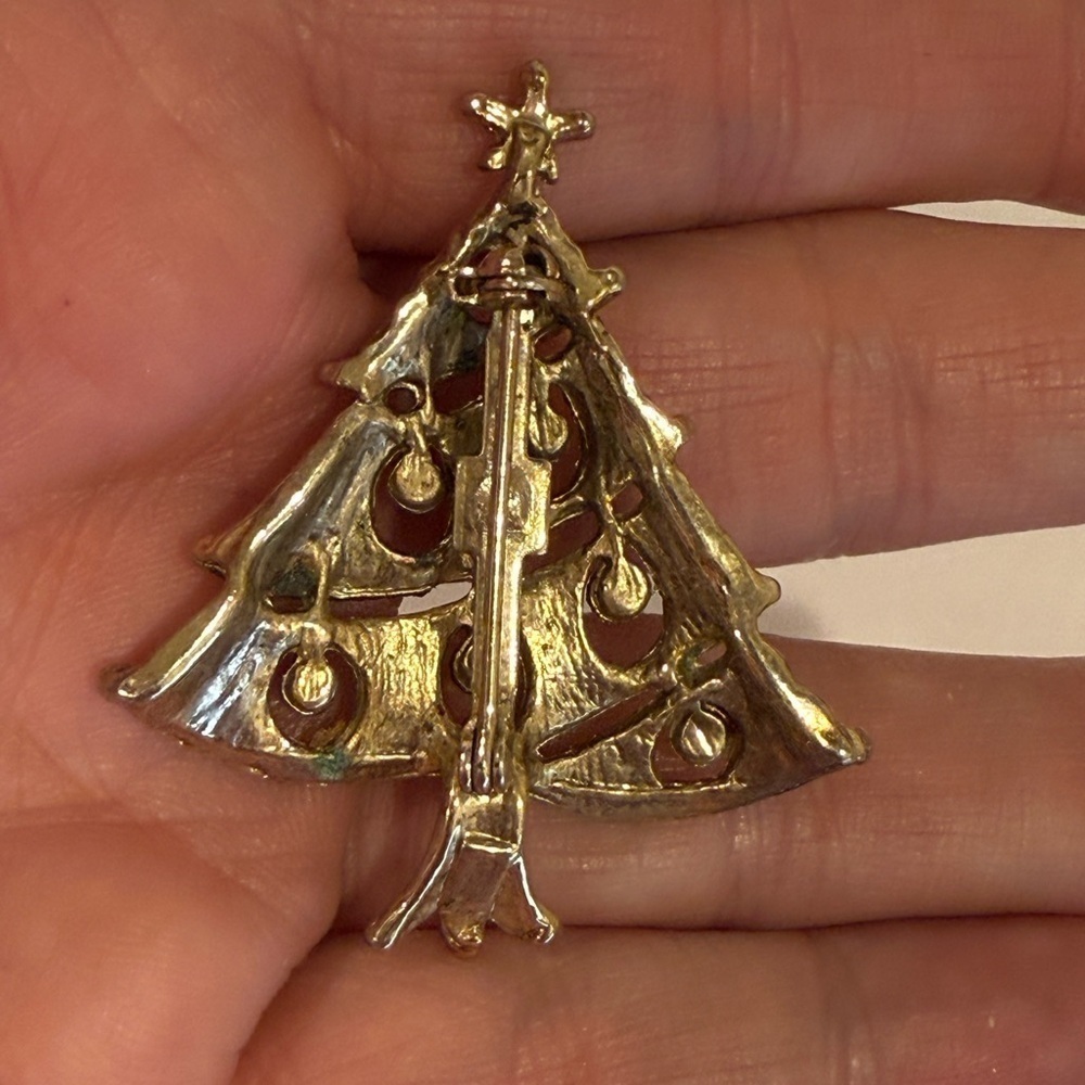 Vintage Christmas tree brooch brass colored gold color - Picture 4 of 5